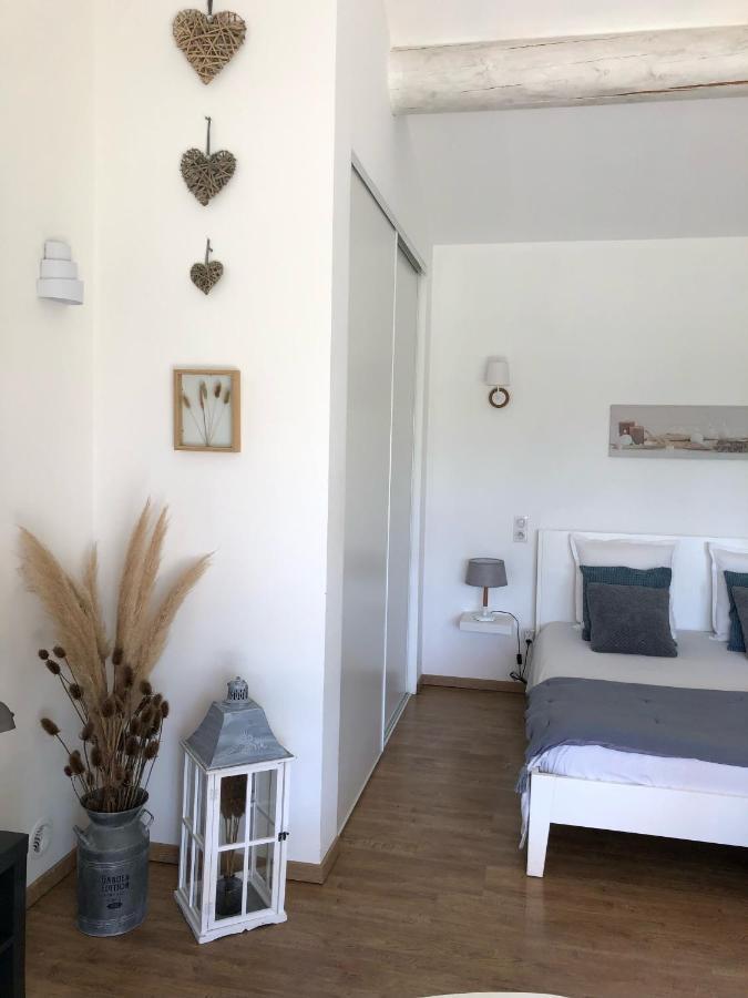 Gites Dans Mas En Pierres Robion en Luberon Εξωτερικό φωτογραφία