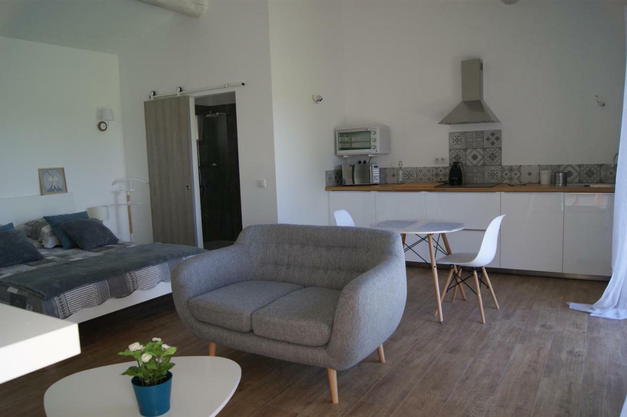Gites Dans Mas En Pierres Robion en Luberon Εξωτερικό φωτογραφία